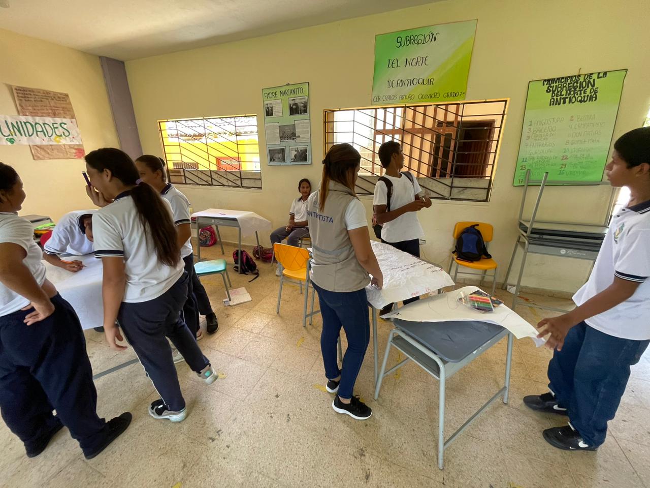 Semana de la Juventud; Universo Paralelos -6